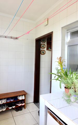 Casa à venda com 290m², 3 quartos e 4 vagas Casa à venda com 290m², 3 quartos e 4 vagasÁrea de Serviço