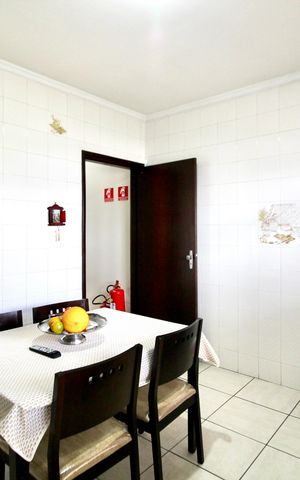 Casa à venda com 290m², 3 quartos e 4 vagas Casa à venda com 290m², 3 quartos e 4 vagasCozinha