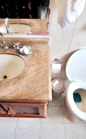 Casa à venda com 290m², 3 quartos e 4 vagas Casa à venda com 290m², 3 quartos e 4 vagasBanheiro