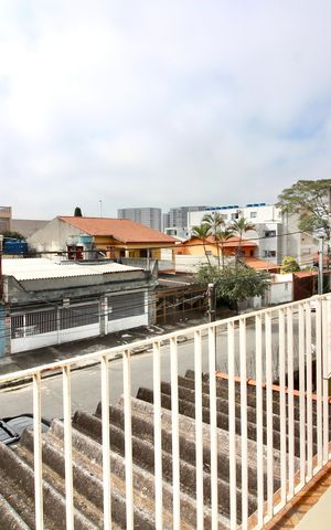 Casa à venda com 290m², 3 quartos e 4 vagas Casa à venda com 290m², 3 quartos e 4 vagasVaranda