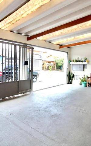 Casa à venda com 290m², 3 quartos e 4 vagas Casa à venda com 290m², 3 quartos e 4 vagasGaragem