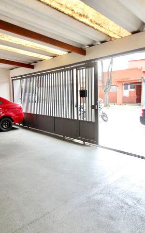 Casa à venda com 290m², 3 quartos e 4 vagas Casa à venda com 290m², 3 quartos e 4 vagasGara
