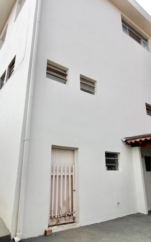 Casa à venda com 290m², 3 quartos e 4 vagas Casa à venda com 290m², 3 quartos e 4 vagasQuintal