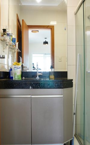 Apartamento à venda com 172m², 4 quartos e 3 vagas Apartamento à venda com 172m², 4 quartos e 3 vagasBanheiro Social 2