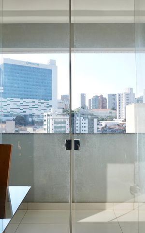 Apartamento à venda com 172m², 4 quartos e 3 vagas Apartamento à venda com 172m², 4 quartos e 3 vagasSala - Varanda