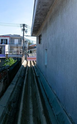 Casa à venda com 100m², 4 quartos e 1 vaga Casa à venda com 100m², 4 quartos e 1 vagaCorredor