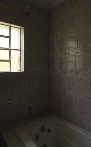 Casa para alugar com 341m², 2 quartos e 2 vagasBanheiro