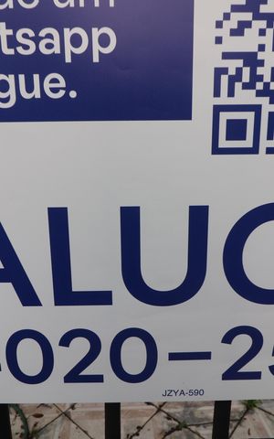 Casa para alugar com 341m², 2 quartos e 2 vagasFachada