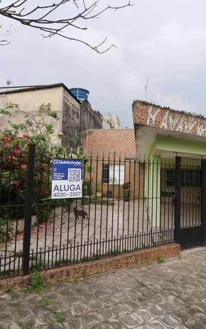 Casa para alugar com 341m², 2 quartos e 2 vagasFachada