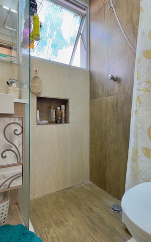 Apartamento à venda com 55m², 2 quartos e 1 vaga Apartamento à venda com 55m², 2 quartos e 1 vagaBanheiro