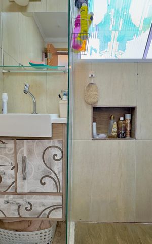 Apartamento à venda com 55m², 2 quartos e 1 vaga Apartamento à venda com 55m², 2 quartos e 1 vagaBanheiro