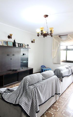 Casa para alugar com 253m², 3 quartos e 3 vagas Casa para alugar com 253m², 3 quartos e 3 vagasSala