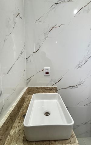 Casa de condomínio à venda com 100m², 3 quartos e 2 vagas Casa de condomínio à venda com 100m², 3 quartos e 2 vagasBanheiro da Suíte