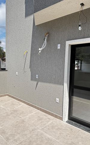 Casa de condomínio à venda com 100m², 3 quartos e 2 vagas Casa de condomínio à venda com 100m², 3 quartos e 2 vagasVaranda