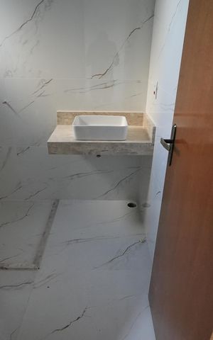 Casa à venda com 96m², 3 quartos e 2 vagasBanheiro da Suíte