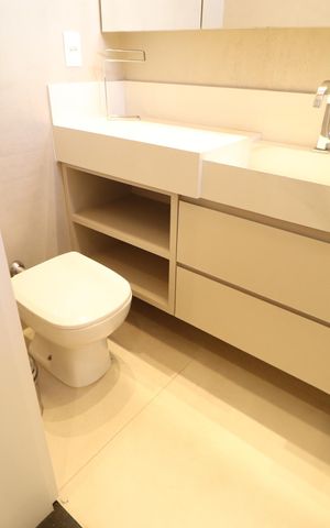 Apartamento para alugar com 127m², 3 quartos e 3 vagasBanheiro do Quarto 1