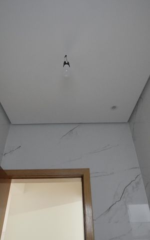 Casa à venda com 96m², 3 quartos e 2 vagasBanheiro Social