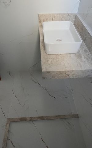 Casa à venda com 96m², 3 quartos e 2 vagasBanheiro da Suíte