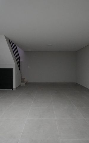 Casa à venda com 96m², 3 quartos e 2 vagasGaragem