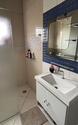 Casa para alugar com 130m², 2 quartos e 2 vagas Casa para alugar com 130m², 2 quartos e 2 vagasBanheiro