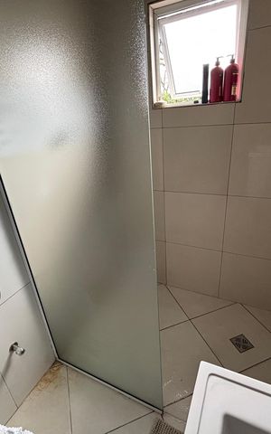 Casa para alugar com 130m², 2 quartos e 2 vagas Casa para alugar com 130m², 2 quartos e 2 vagasBanheiro