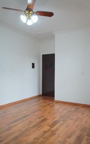 Apartamento à venda com 79m², 2 quartos e sem vagaSala