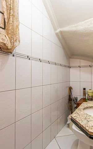 Casa à venda com 146m², 3 quartos e 2 vagas Casa à venda com 146m², 3 quartos e 2 vagasBanheiro