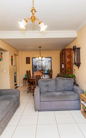 Casa à venda com 146m², 3 quartos e 2 vagas Casa à venda com 146m², 3 quartos e 2 vagasSala