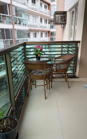 Apartamento à venda com 82m², 3 quartos e 1 vaga Apartamento à venda com 82m², 3 quartos e 1 vagaVaranda