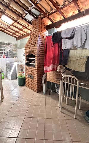 Casa à venda com 200m², 3 quartos e 3 vagas