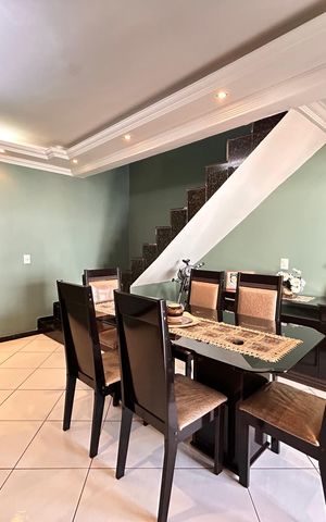 Casa à venda com 200m², 3 quartos e 3 vagas