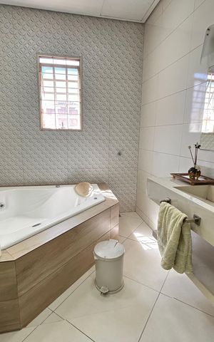 Casa à venda com 200m², 3 quartos e 3 vagas