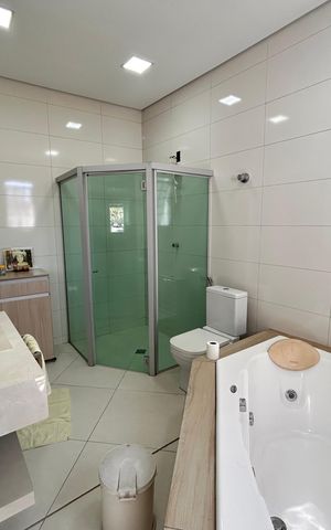 Casa à venda com 200m², 3 quartos e 3 vagas