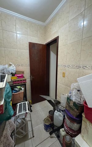 Casa à venda com 240m², 3 quartos e 2 vagas