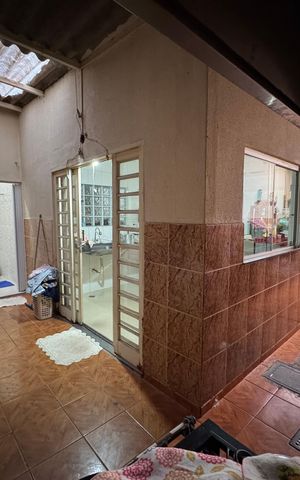 Casa à venda com 240m², 3 quartos e 2 vagas