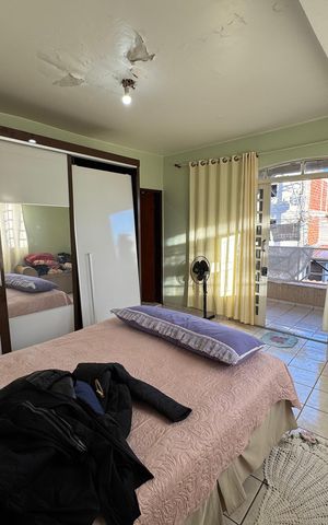 Casa à venda com 240m², 3 quartos e 2 vagas