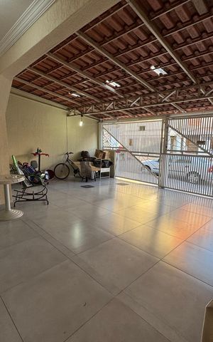 Casa à venda com 240m², 3 quartos e 2 vagas