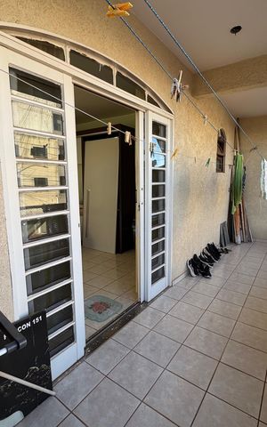 Casa à venda com 240m², 3 quartos e 2 vagas