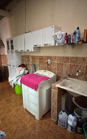 Casa à venda com 240m², 3 quartos e 2 vagas