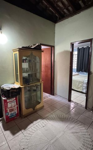 Casa à venda com 240m², 3 quartos e 2 vagas