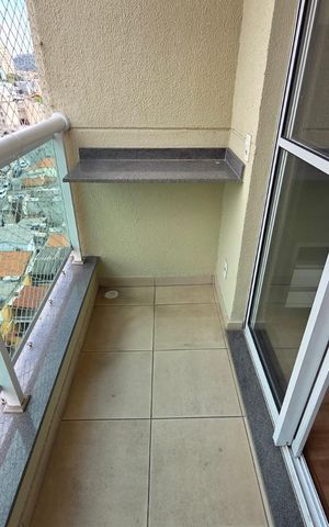 Apartamento à venda com 54m², 2 quartos e 1 vaga Apartamento à venda com 54m², 2 quartos e 1 vagaVaranda