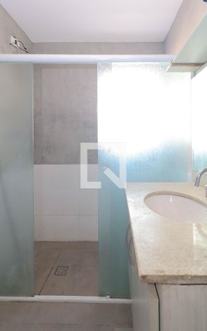 Casa para alugar com 150m², 3 quartos e 3 vagas Casa para alugar com 150m², 3 quartos e 3 vagasBanheiro