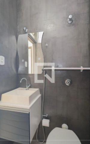Casa para alugar com 60m², 1 quarto e 1 vaga Casa para alugar com 60m², 1 quarto e 1 vagaBanheiro