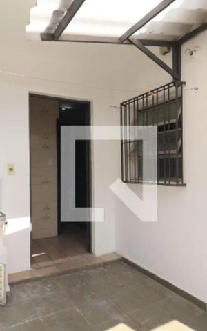 Casa para alugar com 60m², 1 quarto e 1 vaga Casa para alugar com 60m², 1 quarto e 1 vagaÁrea de serviço
