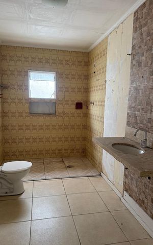 Casa à venda com 233m², 4 quartos e 2 vagas Casa à venda com 233m², 4 quartos e 2 vagasBanheiro