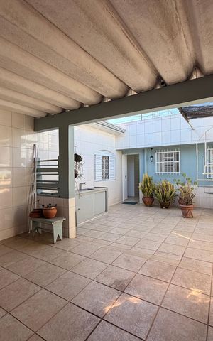 Casa para alugar com 174m², 3 quartos e 2 vagasQuintal com Churrasqueira e garagem