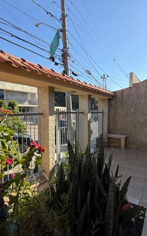 Casa para alugar com 174m², 3 quartos e 2 vagasFrente da Casa