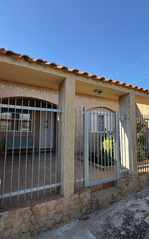 Casa para alugar com 174m², 3 quartos e 2 vagasFachada