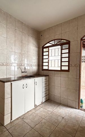 Casa para alugar com 180m², 4 quartos e 5 vagas