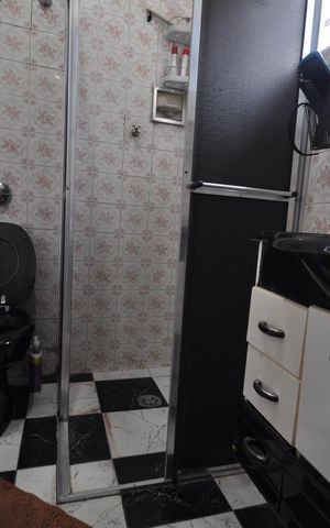 Casa à venda com 500m², 2 quartos e 1 vagaBanheiro